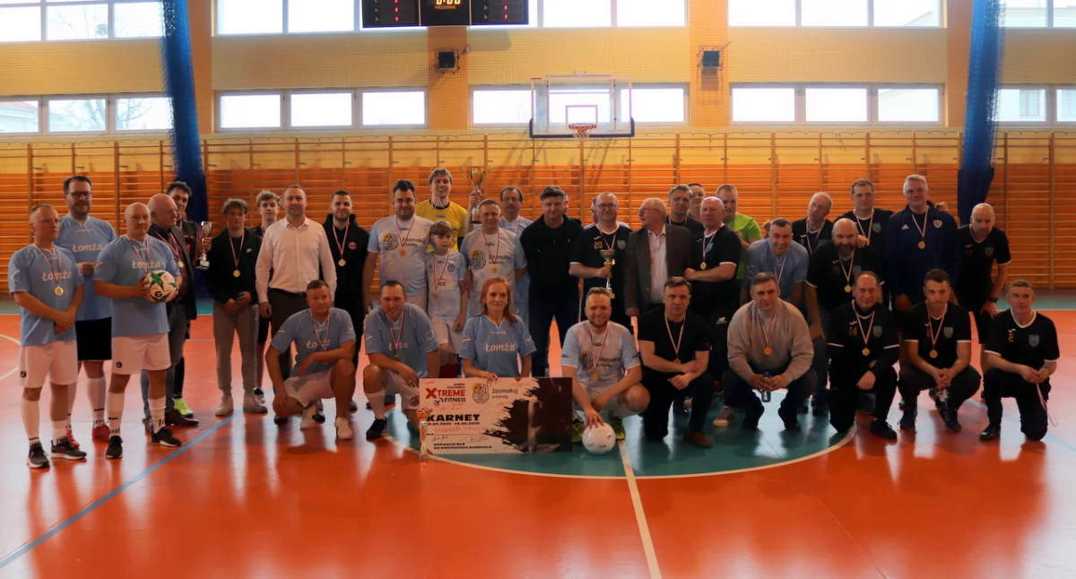 Zdjęcie uczestników turnieju samorządowego/ UM w Łomży