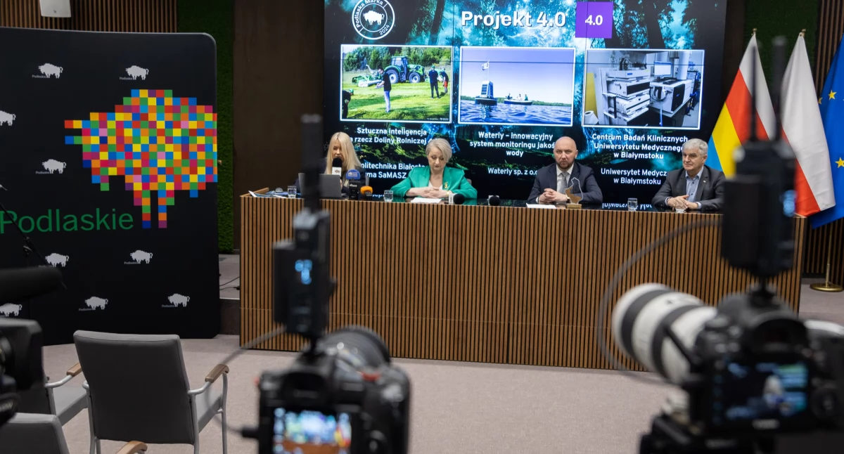 Zdjęcie przedstawicieli urzędu marszałkowskiego na konferencji prasowej poświęconej Podlaskiej Marce Roku/ podlaskie.eu 
