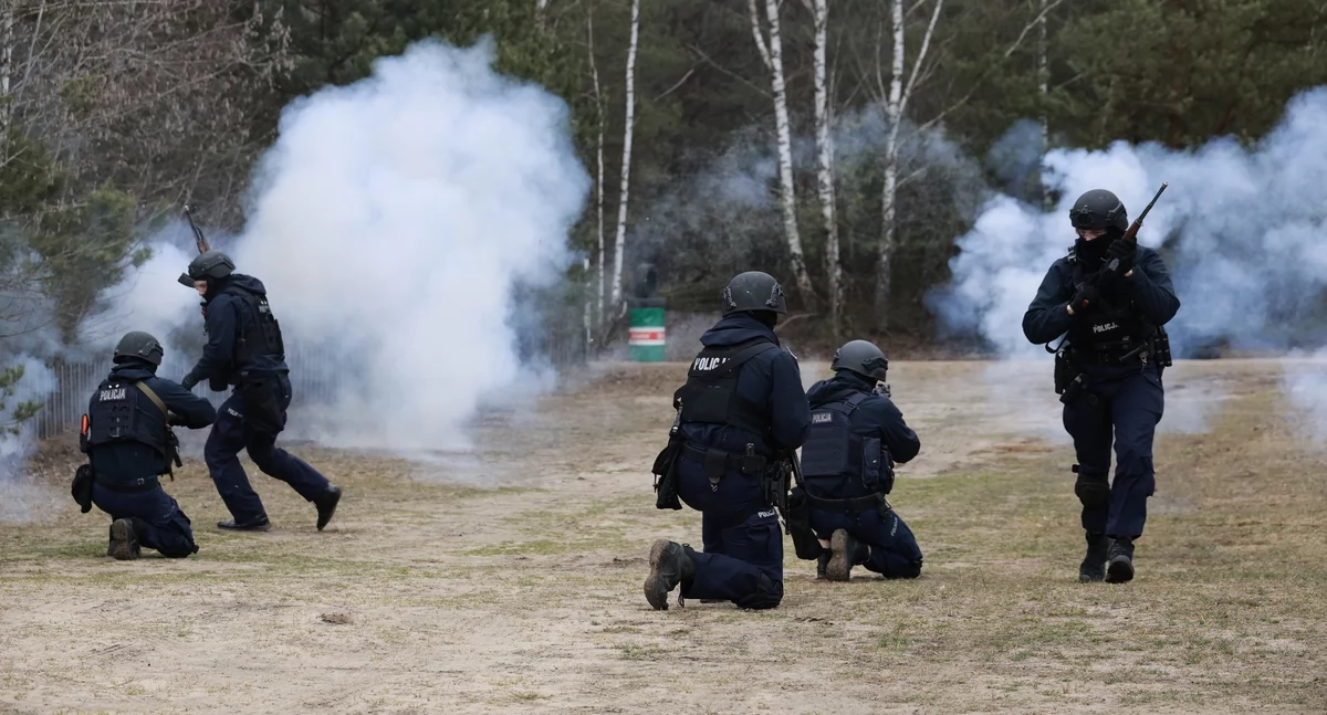 Zdjęcie policjantów na strzelnicy/ podlaska.policja.gov.pl