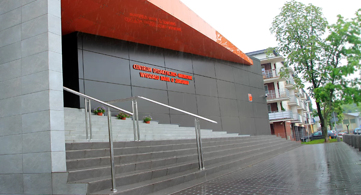 Zdjęcie budynku Centrum Dydaktyczno-Naukowego Wydziału Nauk o Zdrowiu UMB/ wrotapodlasia.pl