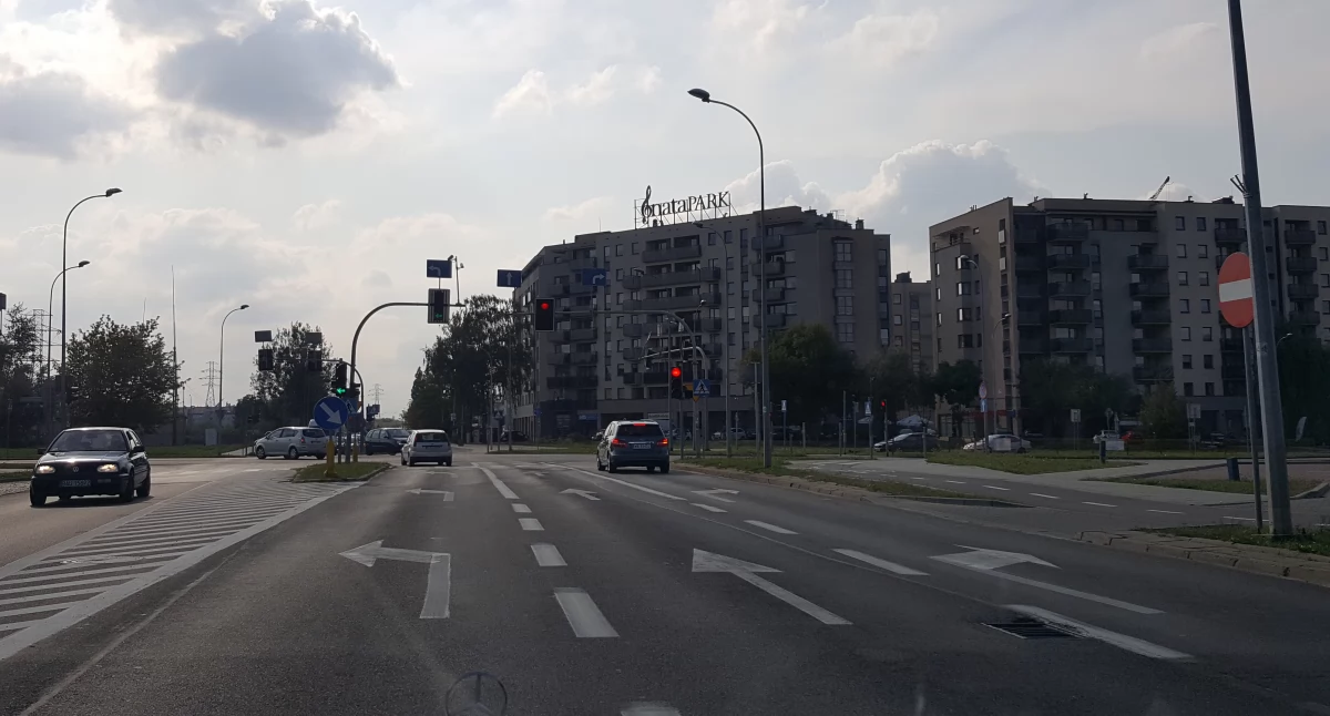 Zdjęcie samochodów na ulicy w Białymstoku/ Fakty Białystok