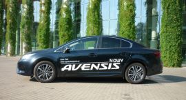 toyota-avensis-11-630x473