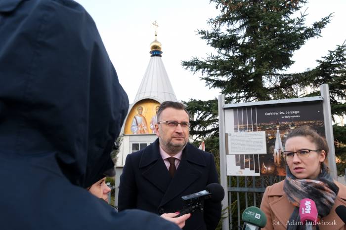 Zdjęcie z konferencji prasowej informującej o nowych cerkwiach na szlaku nowożytnych świątyń prawosławnych/ bialystok.pl